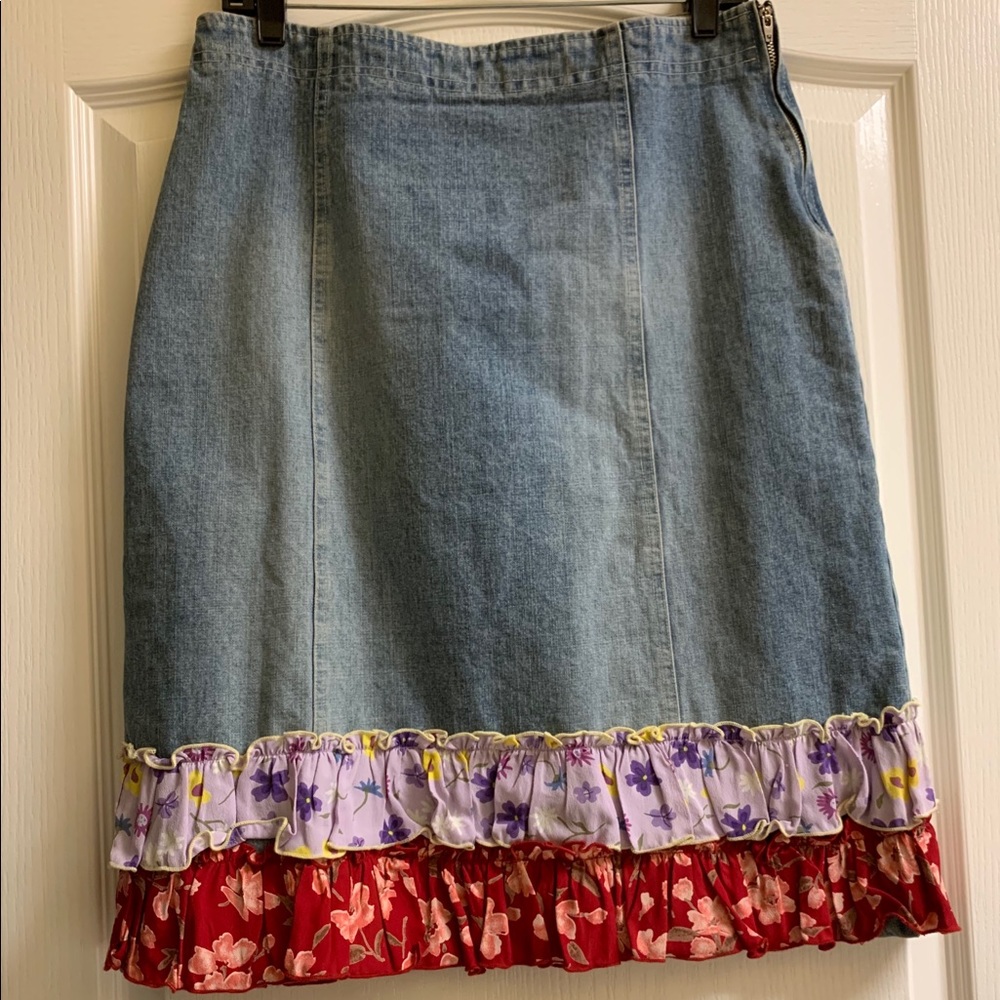 Sareet denim skirt with printed ruffle trim size M